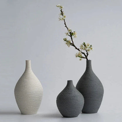 Emi Modern Ceramic Vase / White 23.6cm