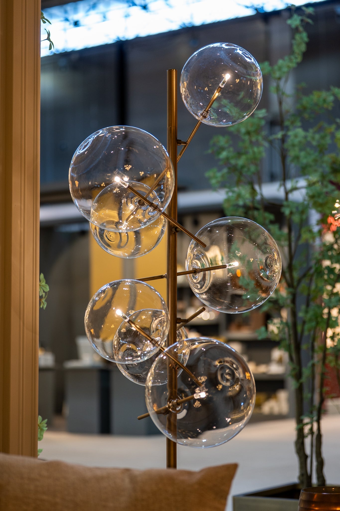 CHAVELLI Table Lamp