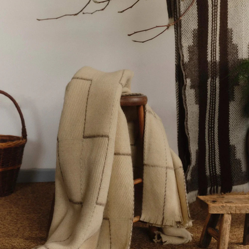 Shevitza Virgin Wool Blanket / Brown