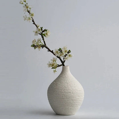 Emi Modern Ceramic Vase / White 15.5cm