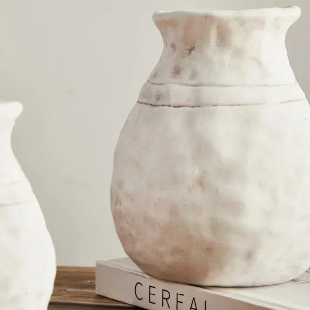 Alma Handmade Clay Vase / White