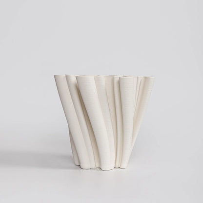 Fluted Decorative Centrepiece / White 20cm