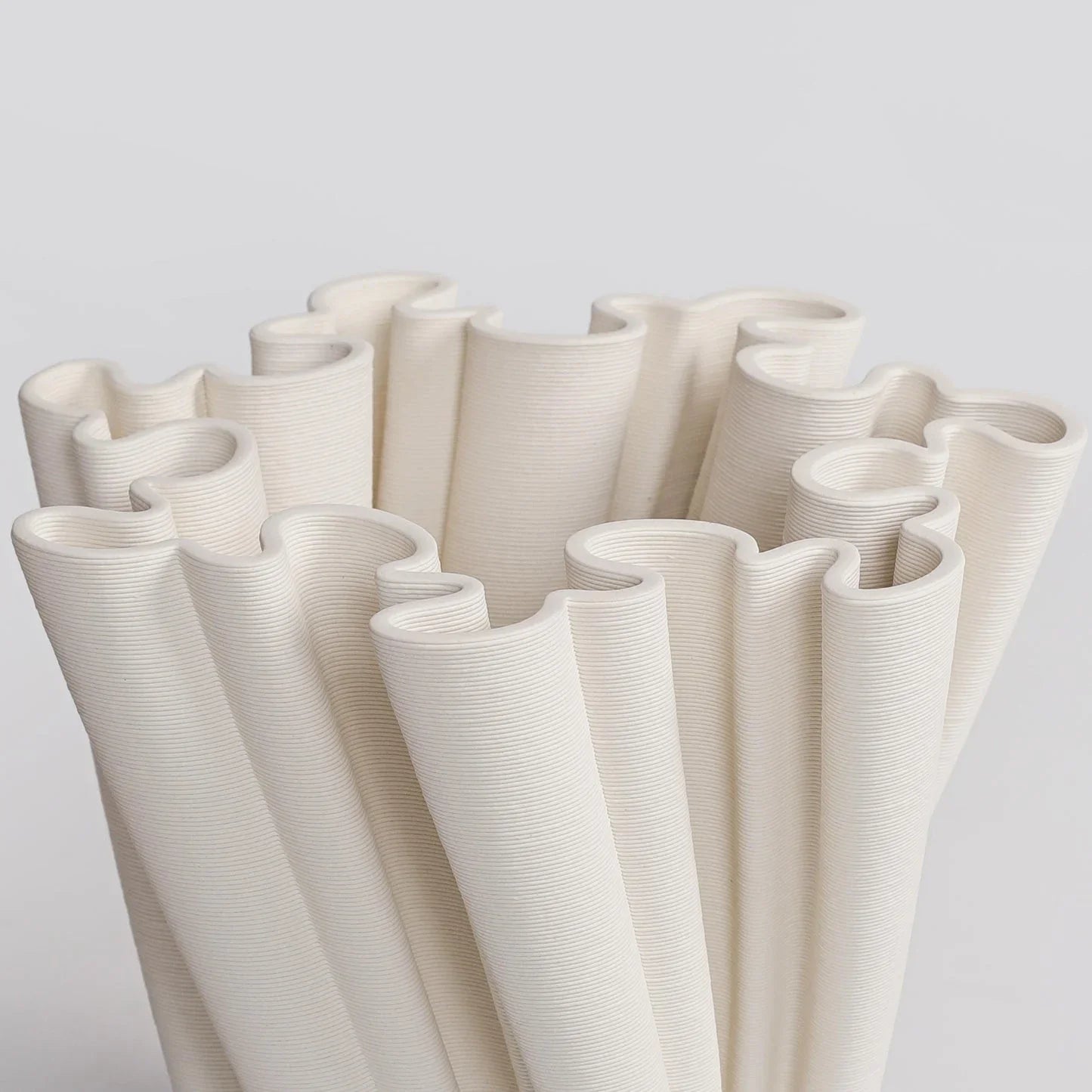 Fluted Decorative Centrepiece / White 20cm