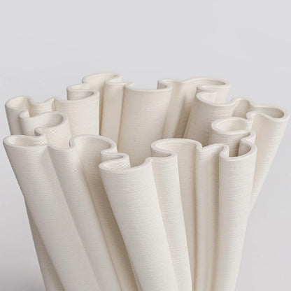 Fluted Decorative Centrepiece / White 20cm