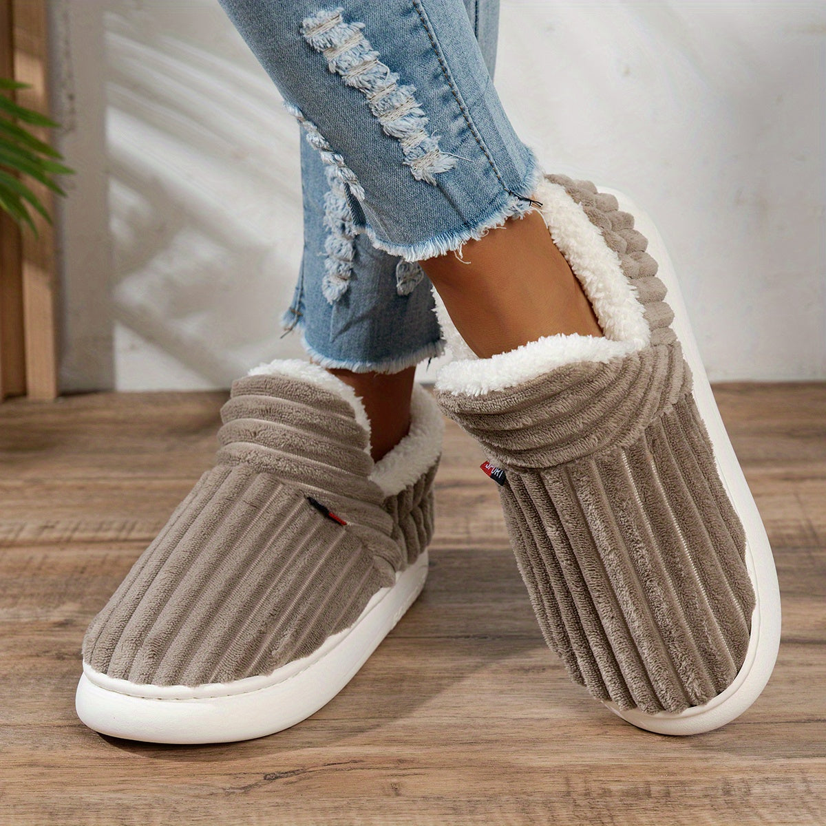 Bianca | Pantofole in peluche CozyStep