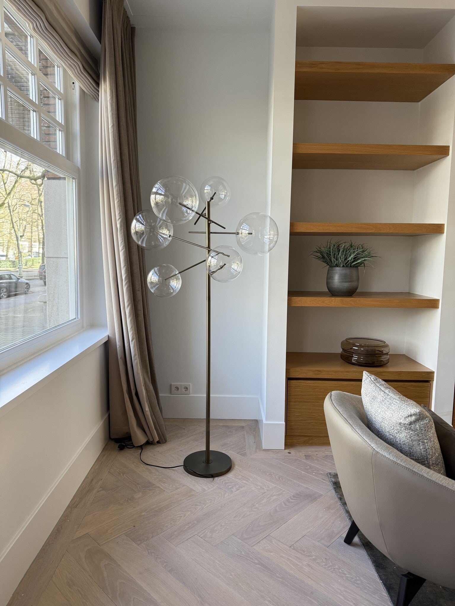 CHAVELLI Floor Lamp